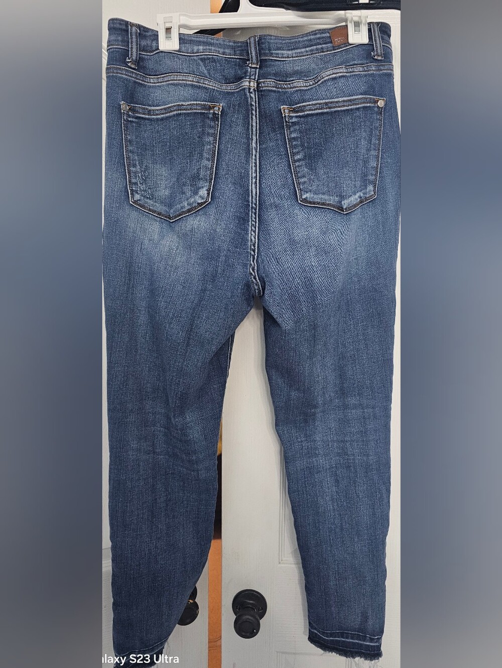 Judy Blue skinny jeans with a high-quality stretch featuring a dark blue wash - Picture 8 of 9
